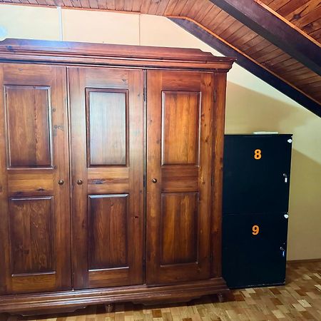 Kotorhostelito Bagian luar foto