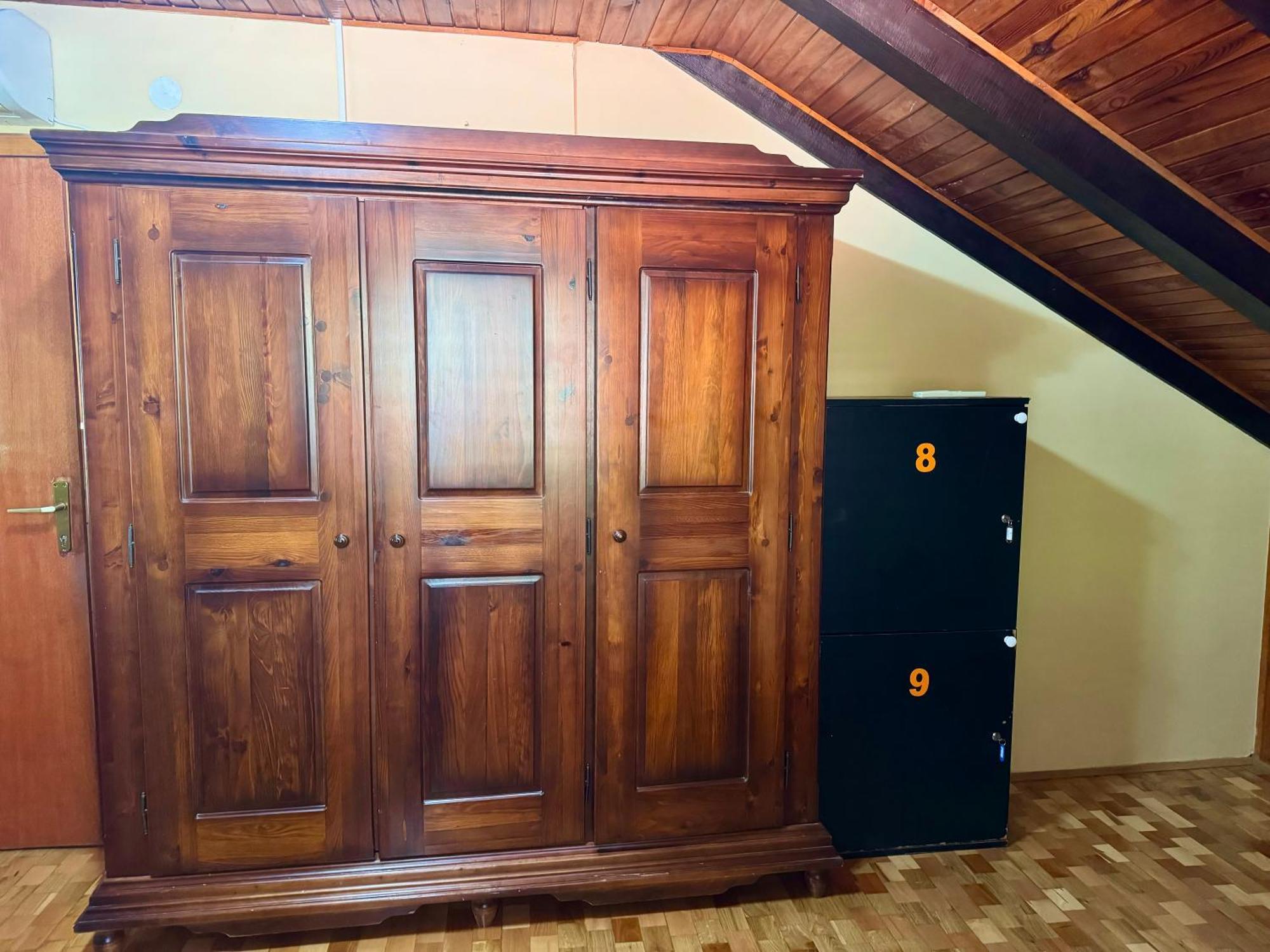 Kotorhostelito Bagian luar foto