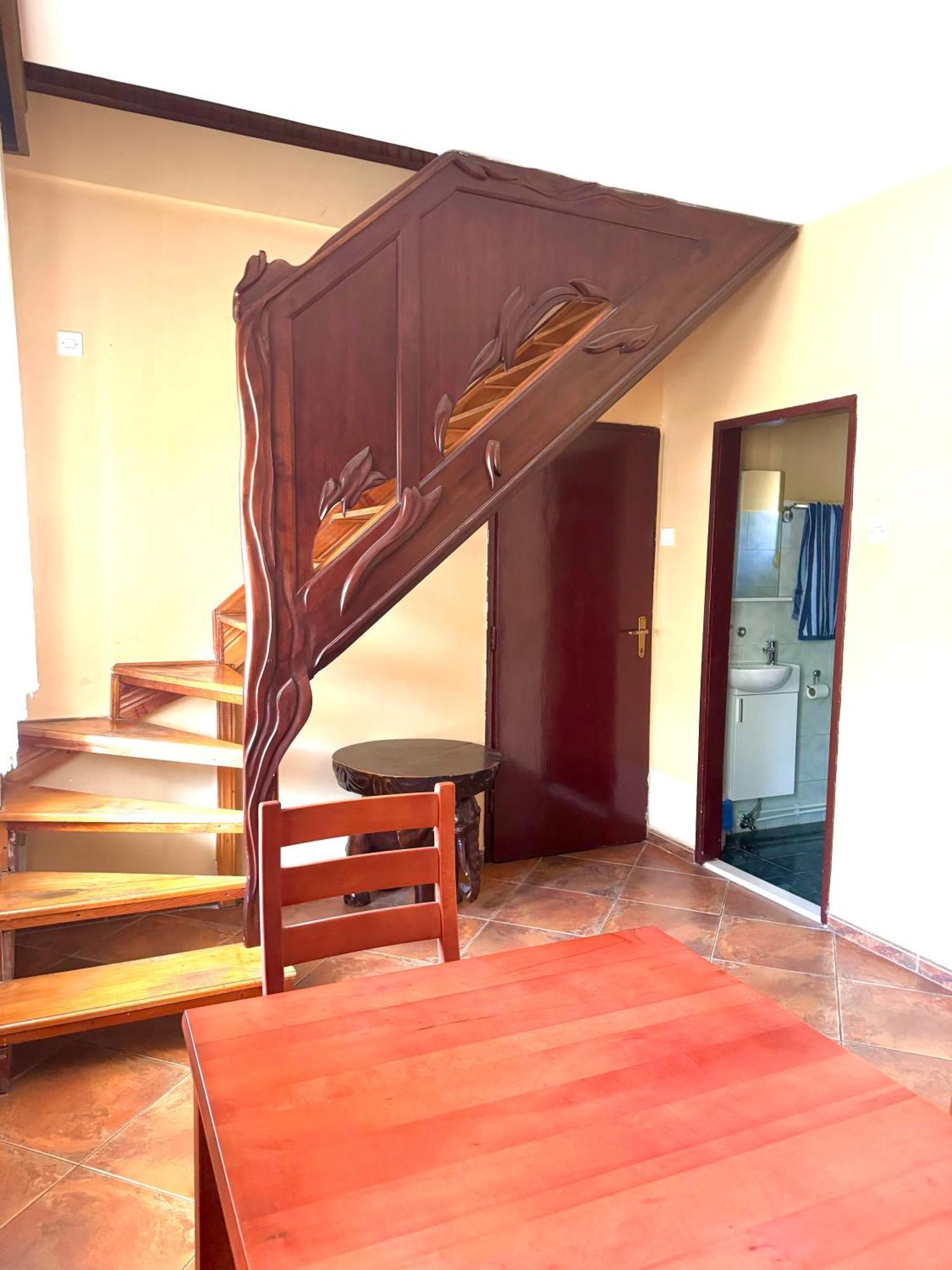 Kotorhostelito Bagian luar foto