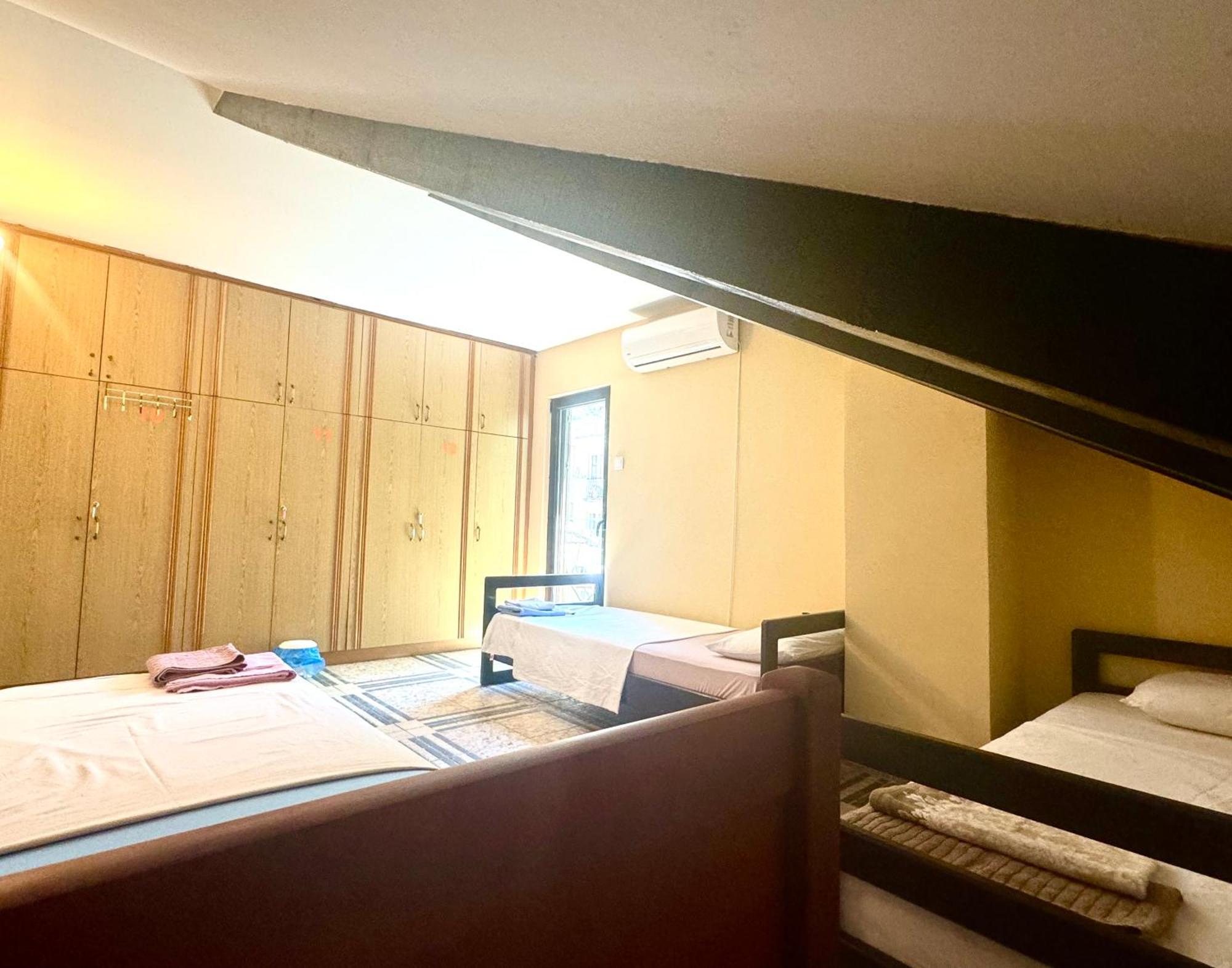 Kotorhostelito Bagian luar foto