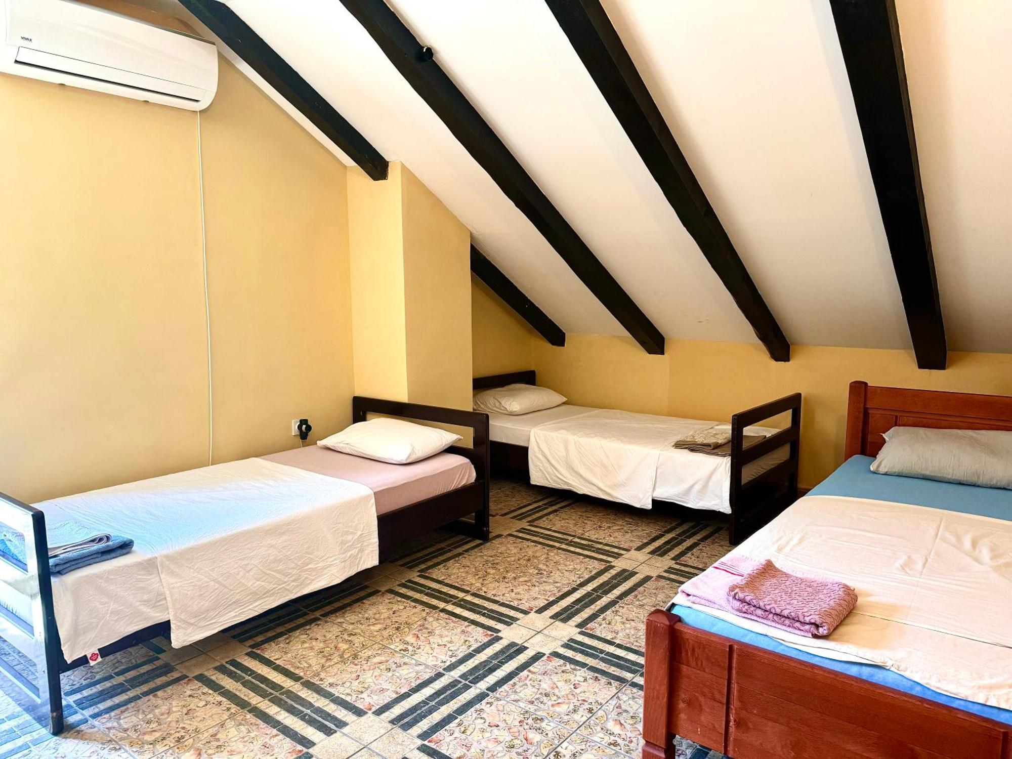 Kotorhostelito Bagian luar foto