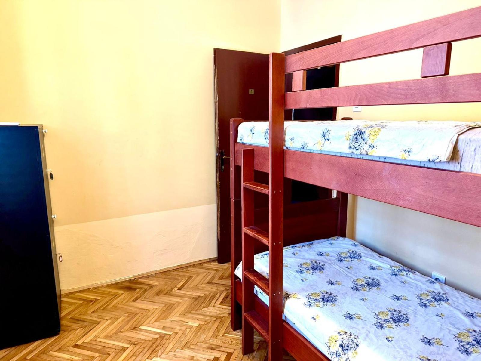 Kotorhostelito Bagian luar foto