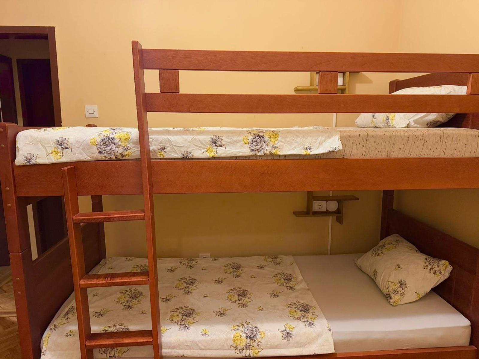 Kotorhostelito Bagian luar foto